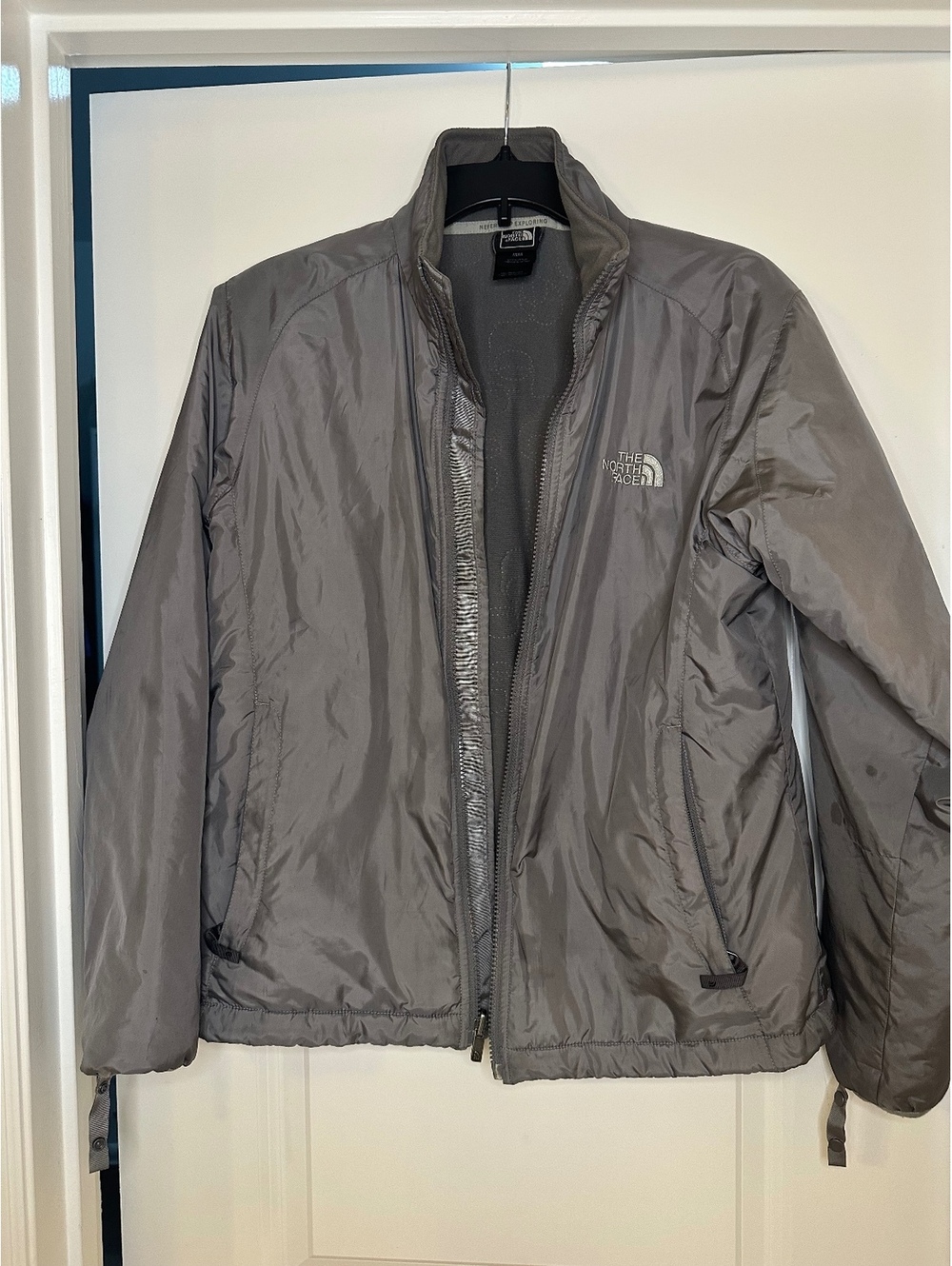 The North Face Men's Medium Gray Insulated Fleece-Lined Jacket